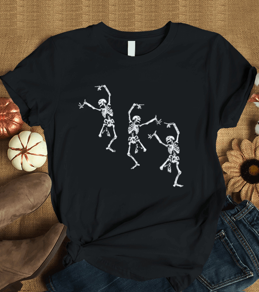 Dancing Skeletons Spooky Gothic Halloween Skeletons T-Shirt