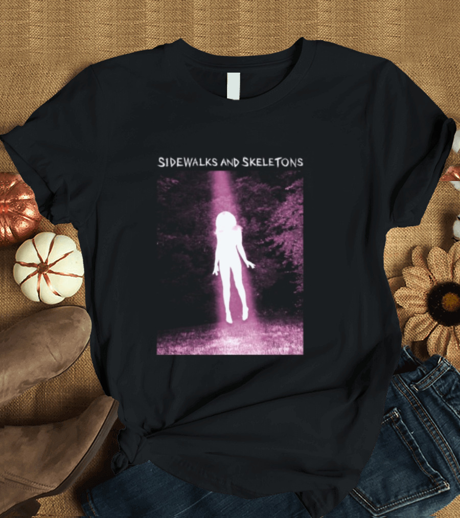 Sidewalks And Skeletons Goth Aesthetic Alien Abduction Vibes T-Shirt