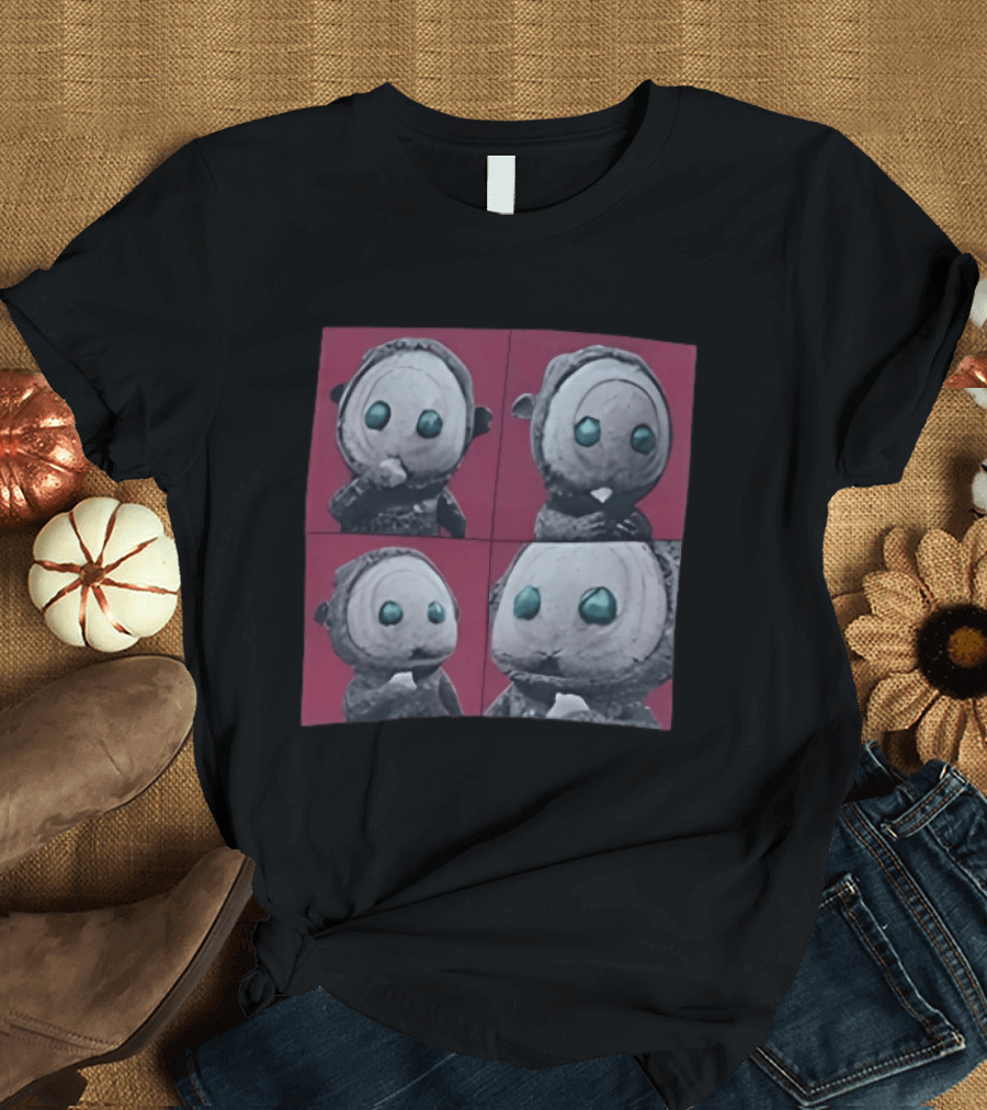 The East Palace Kkeomeoksali Cute Character Art Quadrant T-Shirt