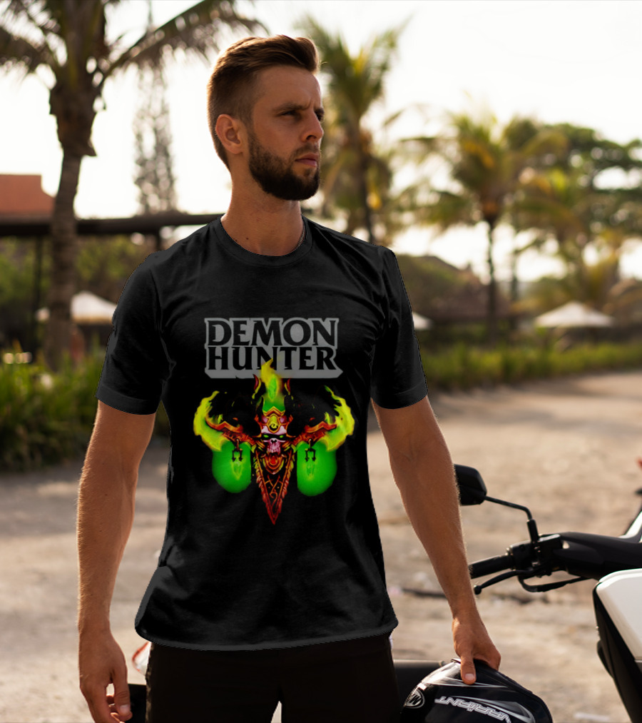 Demon Hunter Skull World Of Warcraft Emblem With Green Flame Accents T-Shirt