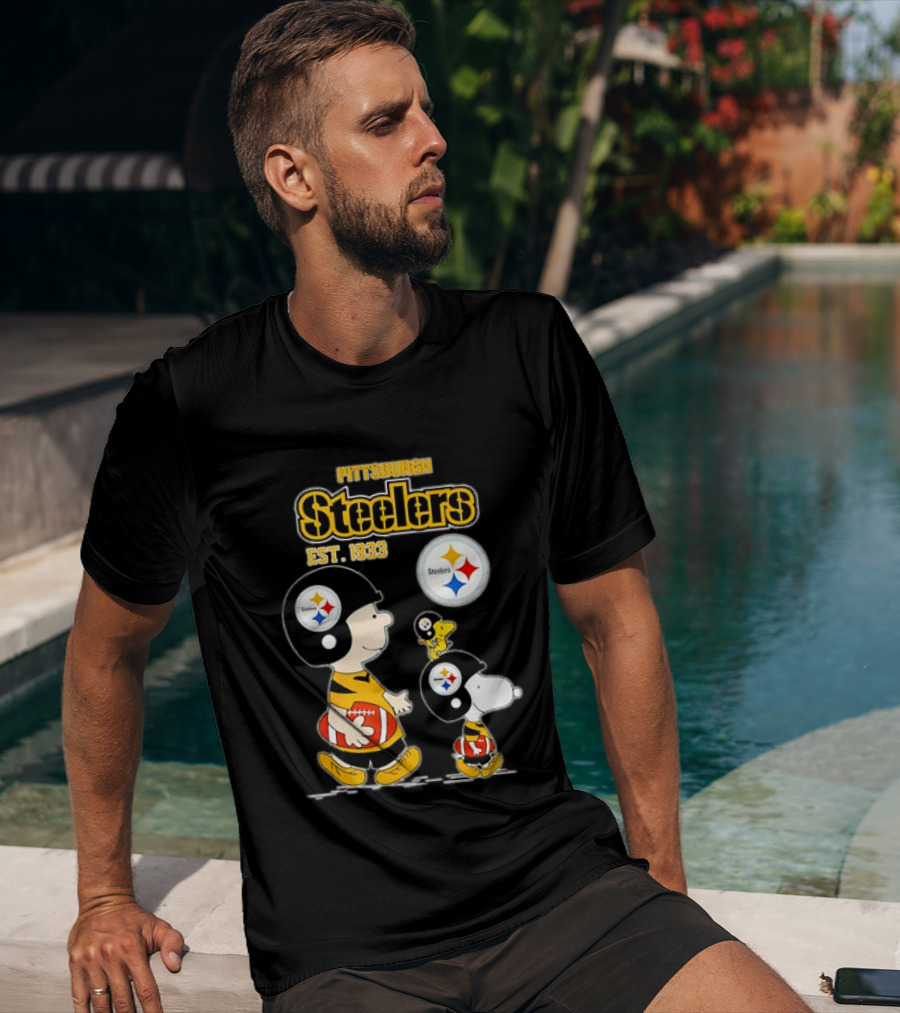 Pittsburgh Steelers Peanuts Charlie Brown Snoopy Football Est 1933 T-Shirt
