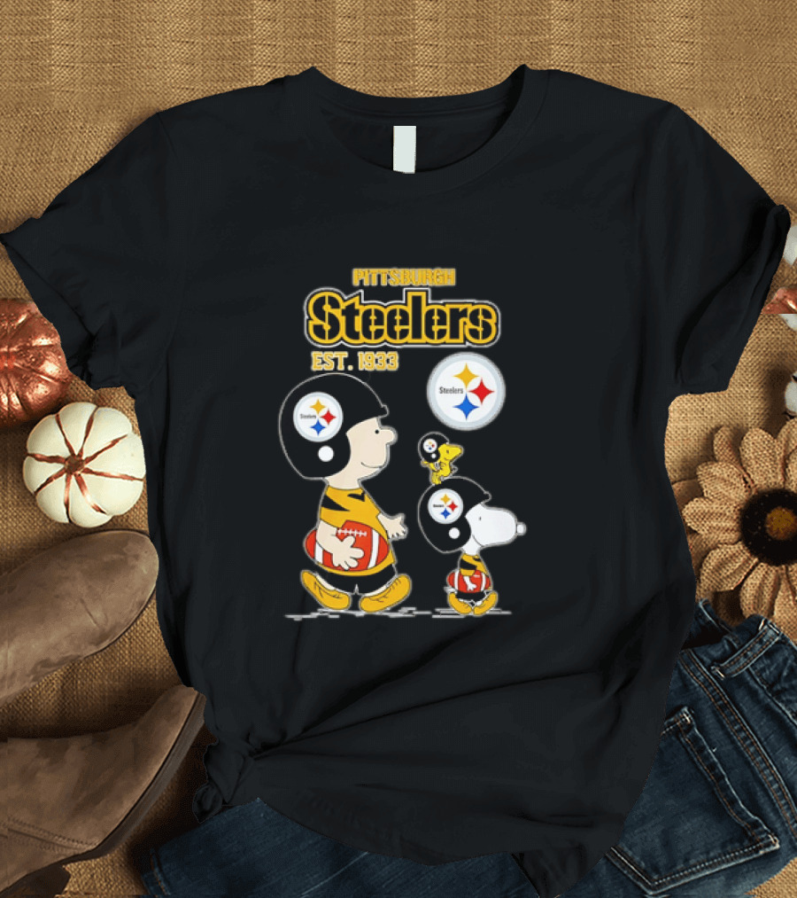 Pittsburgh Steelers Peanuts Charlie Brown Snoopy Football Est 1933 T-Shirt