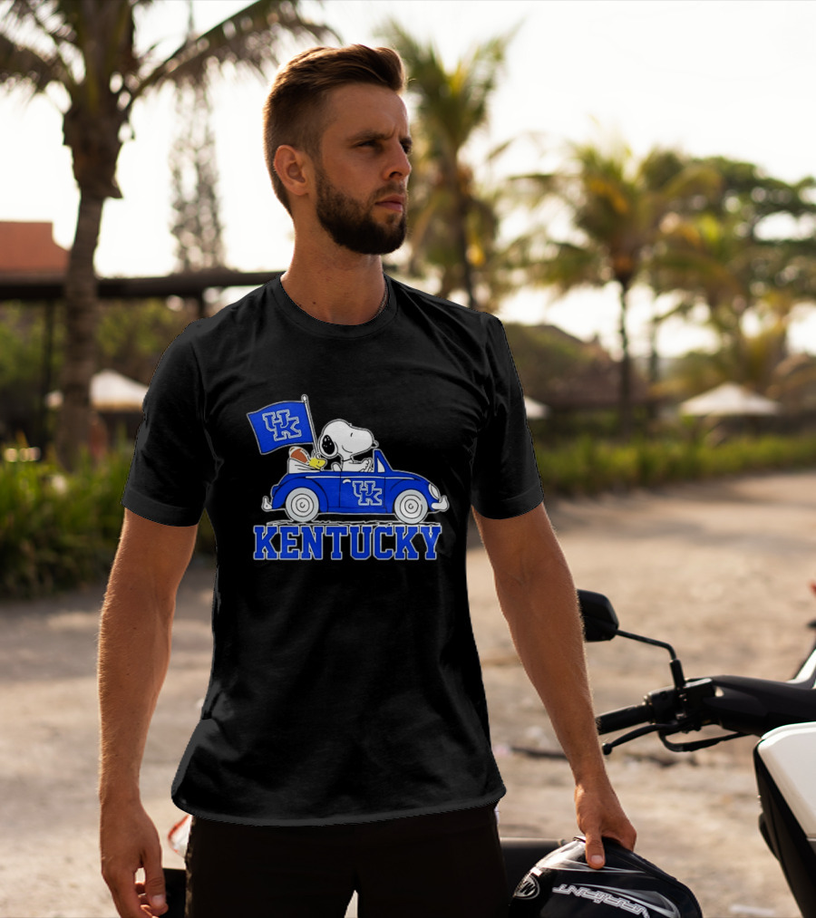 UK Wildcats Snoopy Driving Car With Kentucky Banner T-Shirt