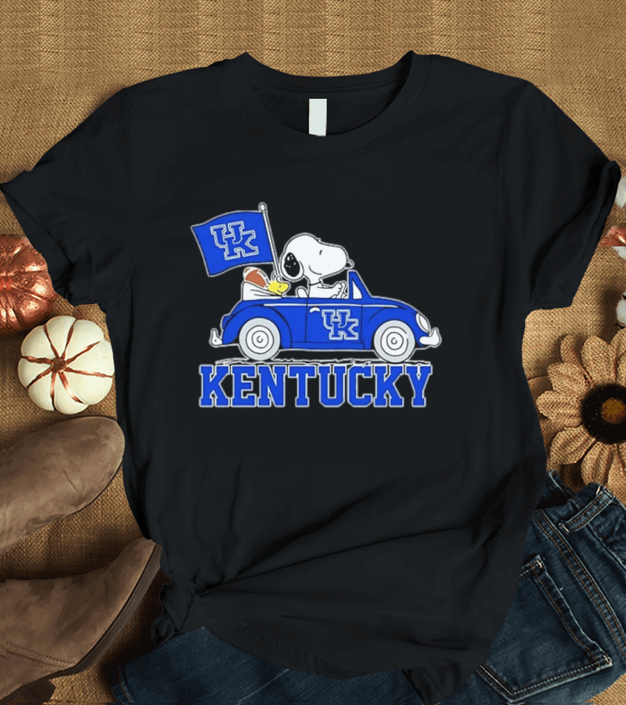 UK Wildcats Snoopy Driving Car With Kentucky Banner T-Shirt