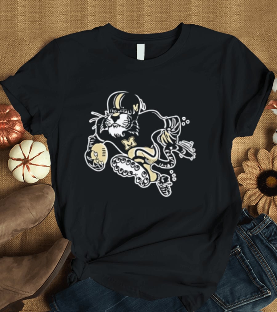 Missouri Tigers NCAA Cartoon Football Player Sketch T-Shirt