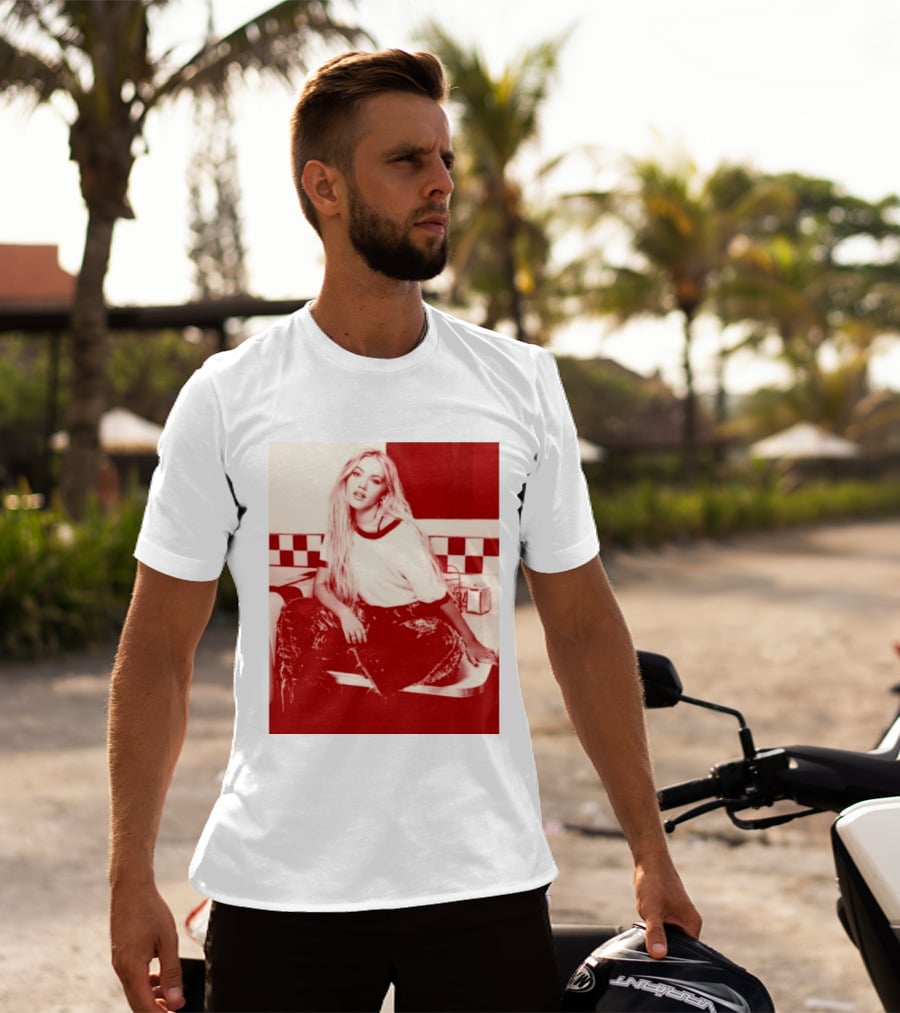 Freya Skye Store Bad Taste Photo Retro Vibe Outfit With Distressed Jeans And Casual Raglan Top In Diner Setting T-Shirt