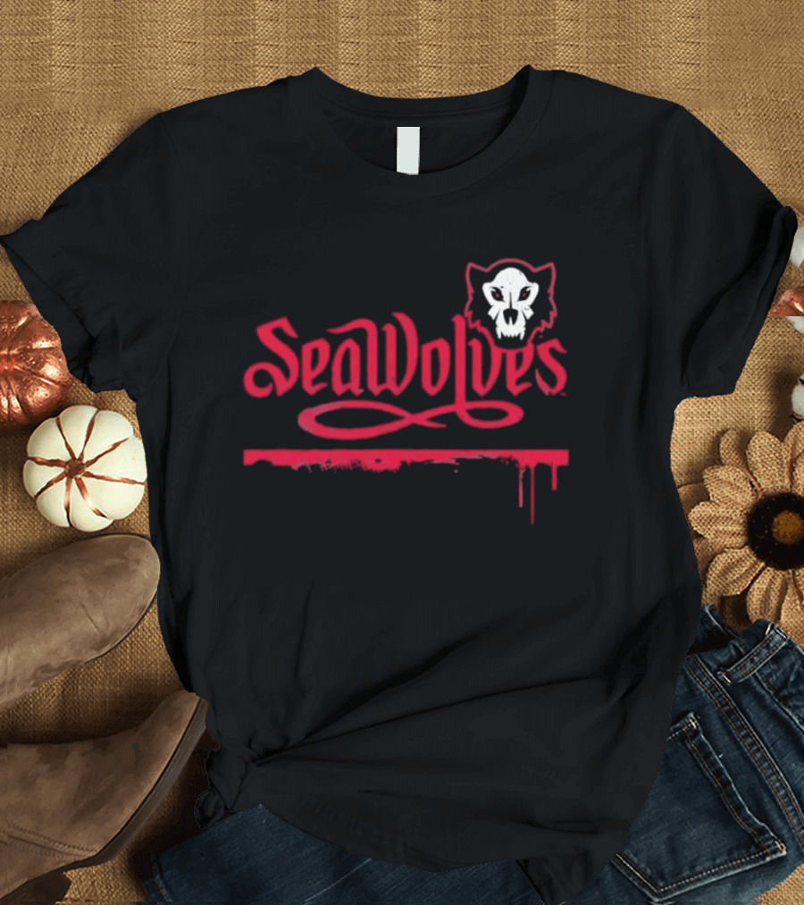 SeaWolves Skull Distressed Hockey Team Fan T-Shirt