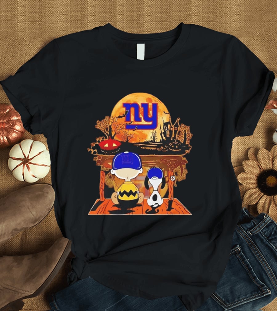 New York Giants Charlie Brown Snoopy Halloween Moon T-Shirt