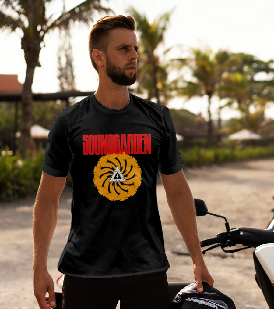 Soundgarden Badmotorfinger Album Grunge Rock Band T-Shirt