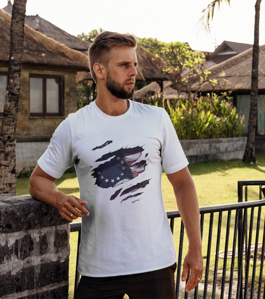 Betsy Ross American Flag Vintage Ripped Effect Patriotic T-Shirt