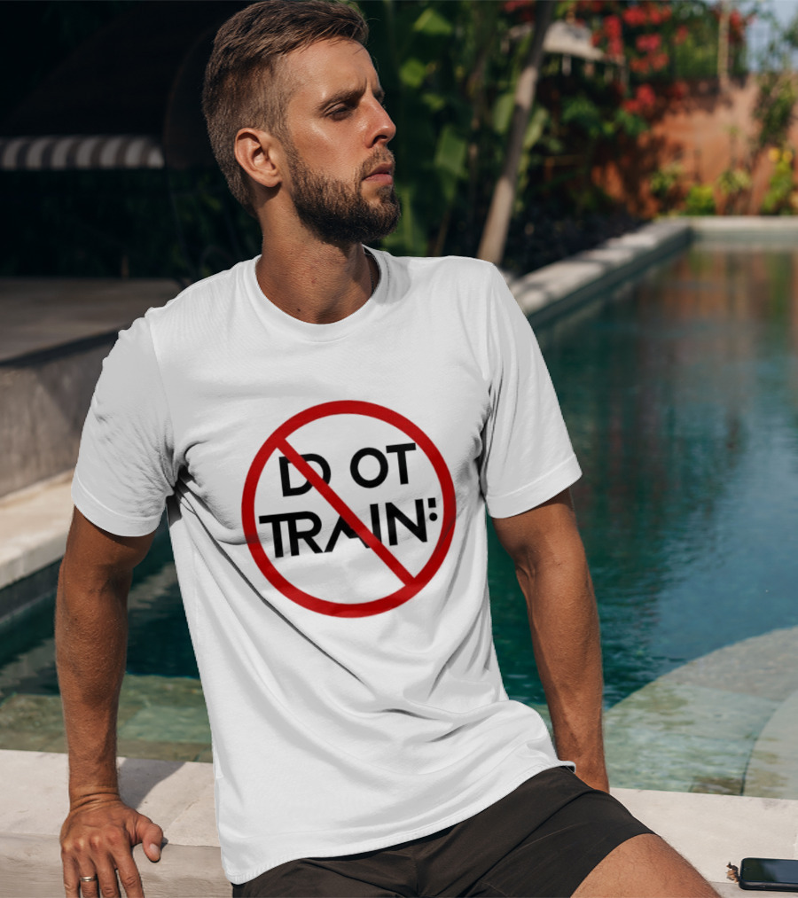 Do Not Train AI Artificial Intelligence Warning T-Shirt