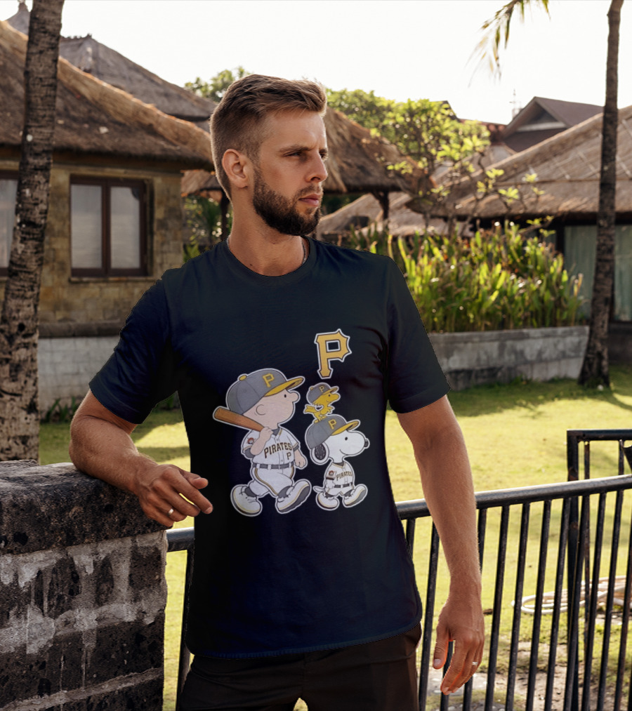 Woodstock Snoopy Charlie Brown Pittsburgh Pirates Baseball P T-Shirt