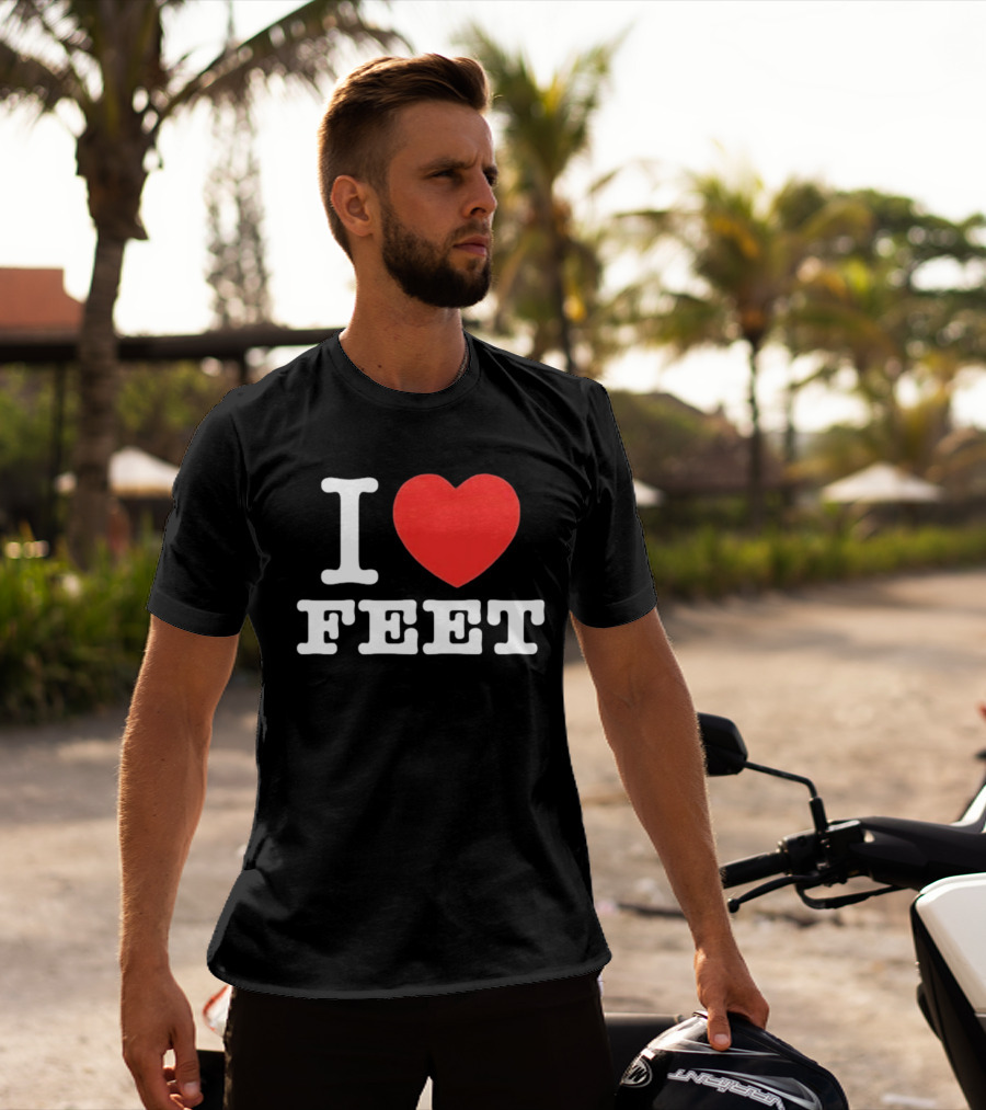 I Love Feet Humor Red Heart Foot Fetish Fun T-Shirt