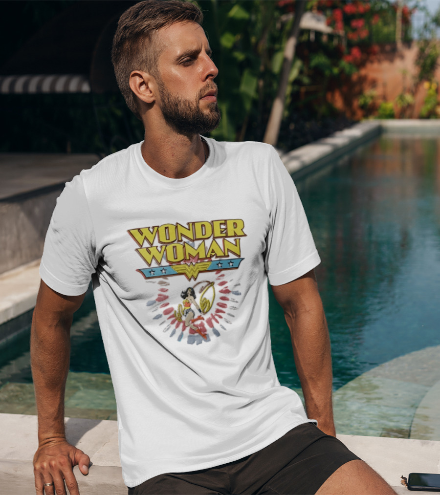 Wonder Woman Comic Superhero Swirling Golden Lasso T-Shirt