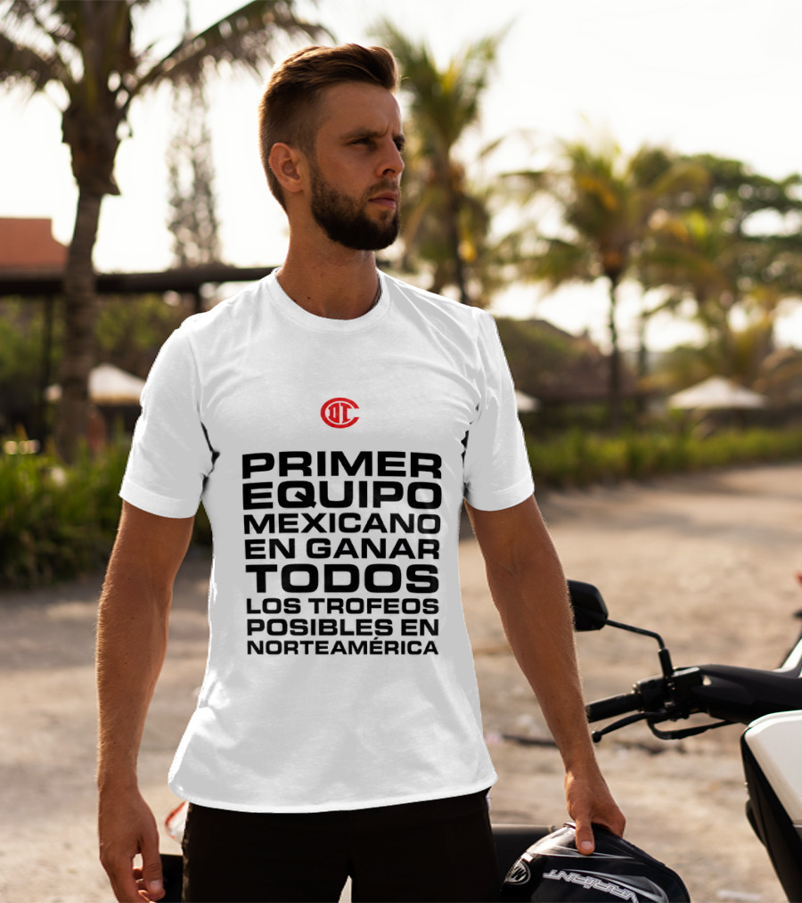 Primer Equipo Mexicano En Ganar Todos Los Trofeos Con Emblema Rojo Norteamérica T-Shirt