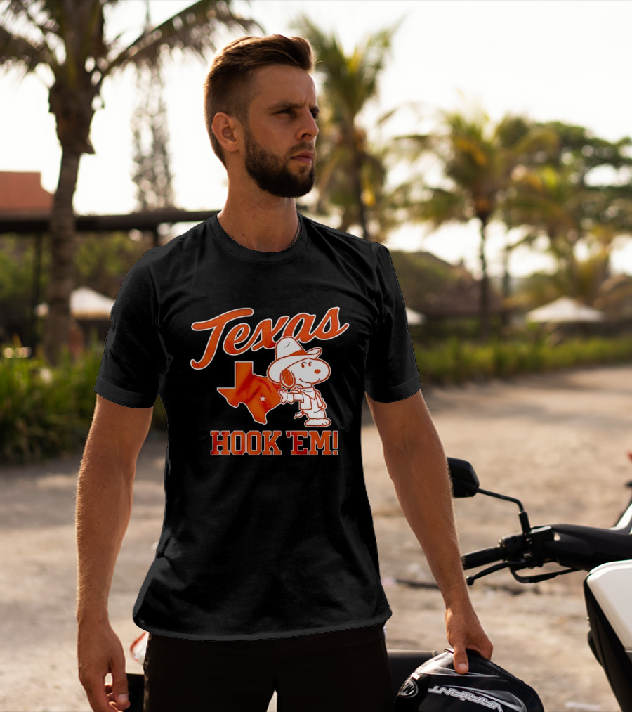 Texas Snoopy Hook 'Em Peanuts Cowboy Spirit T-Shirt
