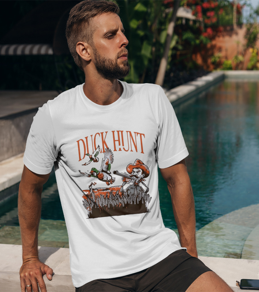 Duck Hunt Hunter Wildlife Outdoors Vintage Cowboy Shooting Scene T-Shirt