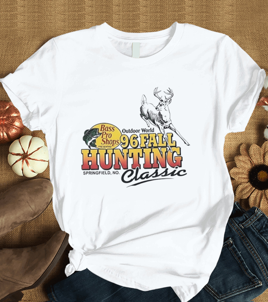 Bass Pro Shops Outdoor World 96 Fall Hunting Classic Springfield MO T-Shirt