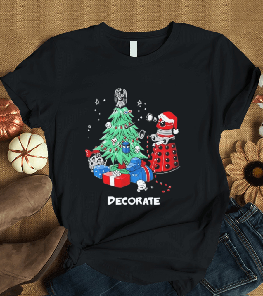 Doctor Who Dalek Christmas Tree Decorate Scene T-Shirt