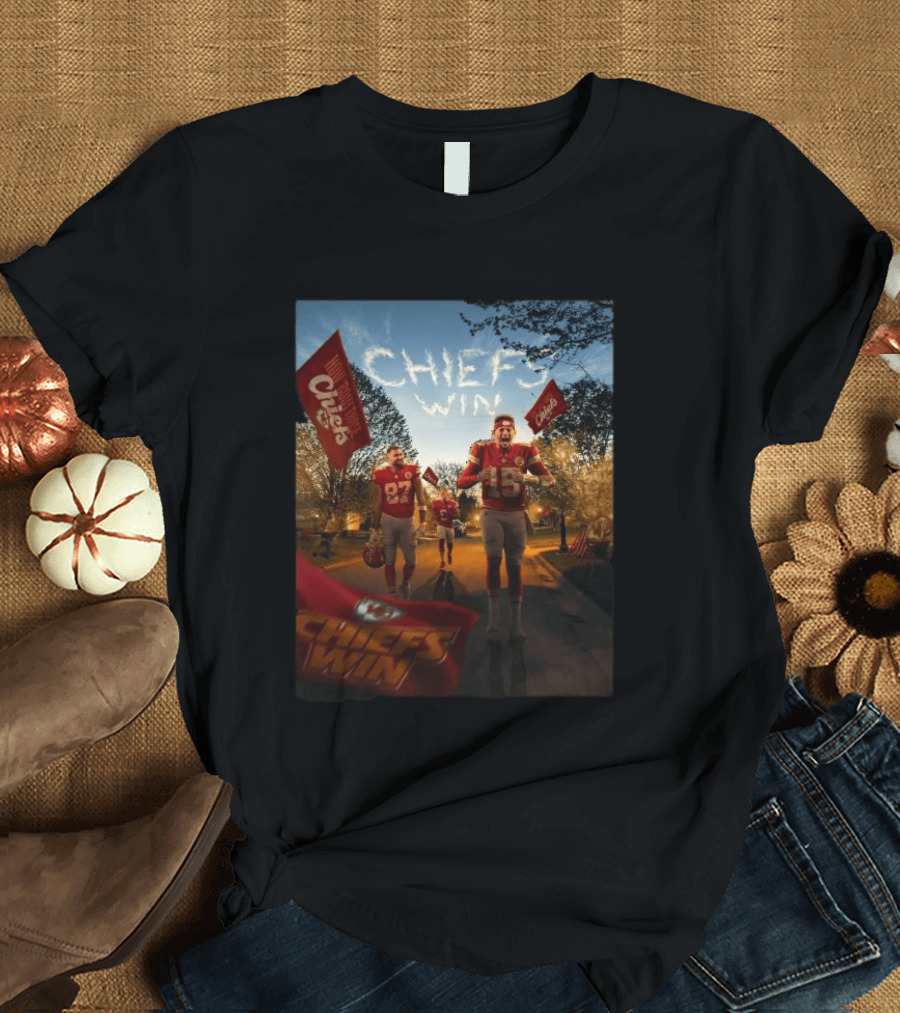 Kansas City Chiefs Winning Moment Patrick Mahomes Travis Kelce Chiefs Win T-Shirt