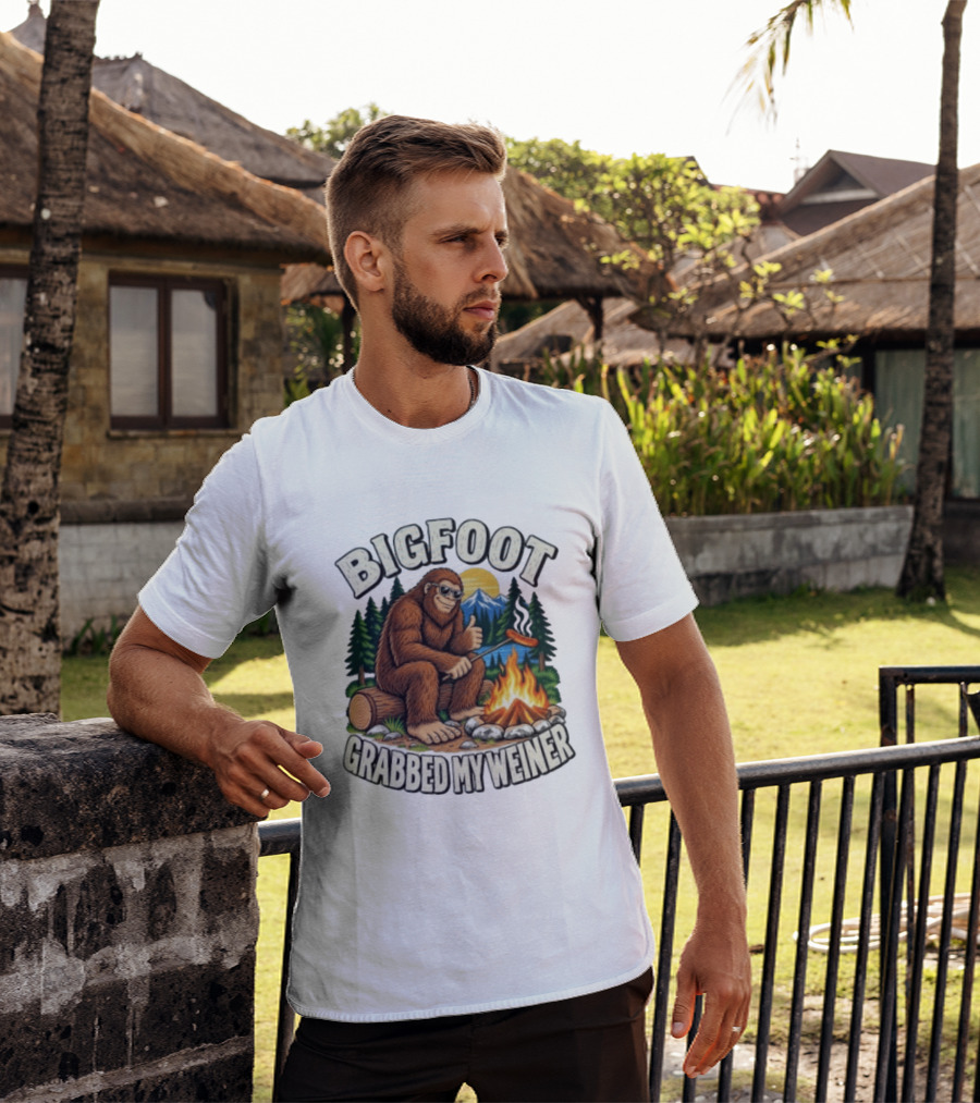 Bigfoot Grabbed My Weiner Sasquatch Campfire Scene T-Shirt
