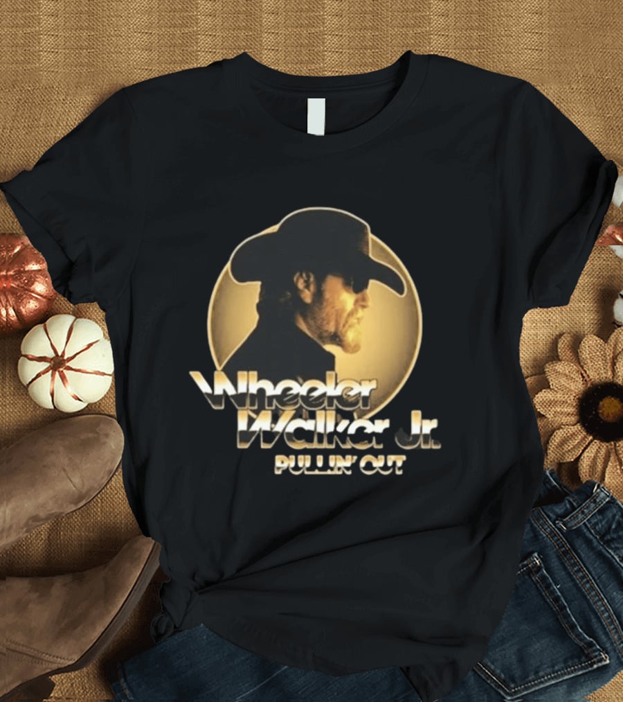 Wheeler Walker Jr. Pullin' Out Album Cover Portrait In Gold T-Shirt