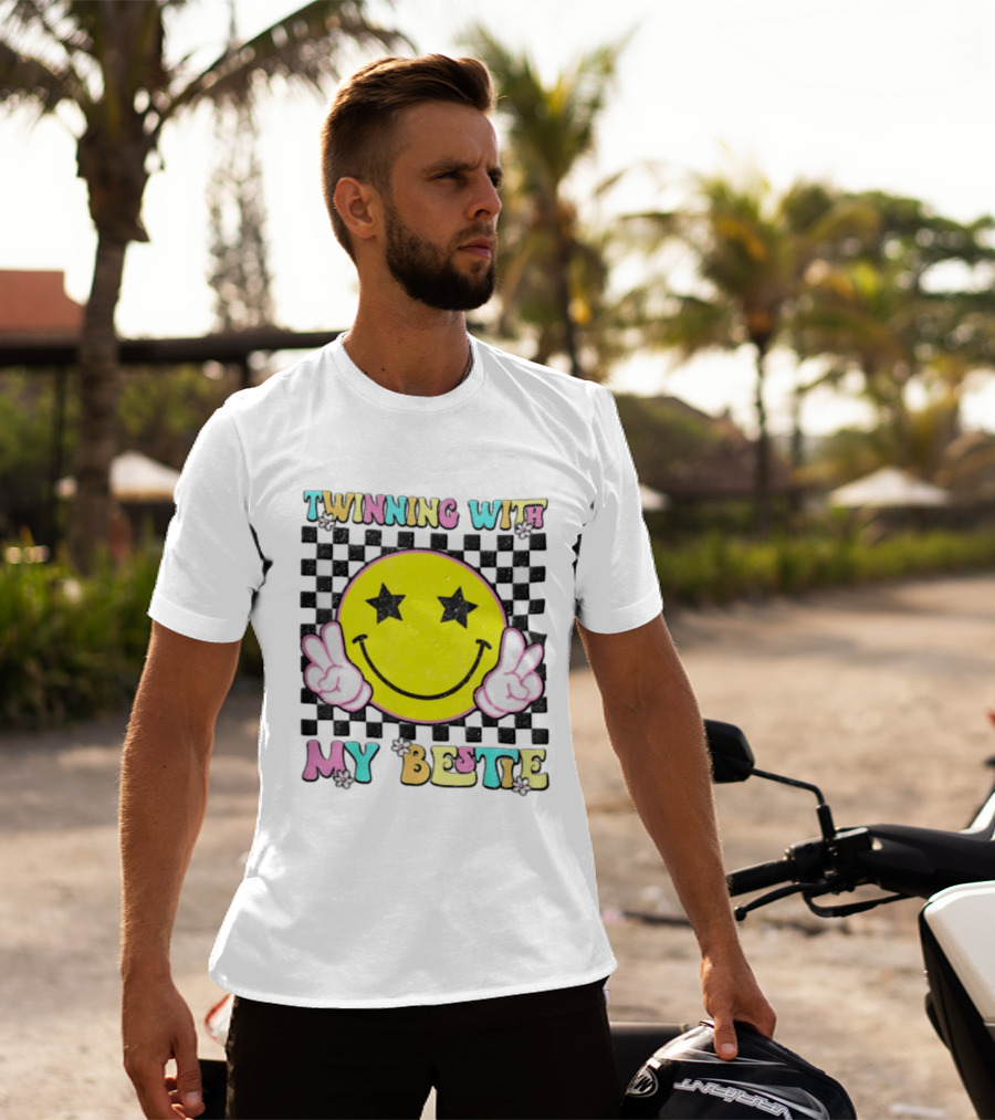 Twinning With My Bestie Yellow Smiley Face Checkered Star Eyes Peace Signs T-Shirt