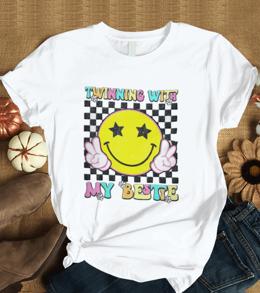 Twinning With My Bestie Yellow Smiley Face Checkered Star Eyes Peace Signs T-Shirt