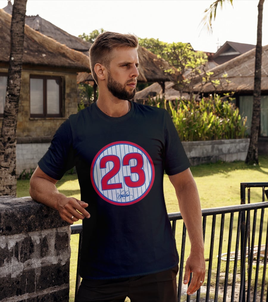 Chicago Cubs Ryne Sandberg Number 23 Signature Circle T-Shirt