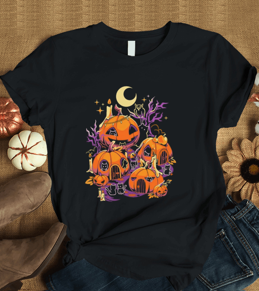 Pumpkin Halloween House Black Cat Crescent Moon Village T-Shirt