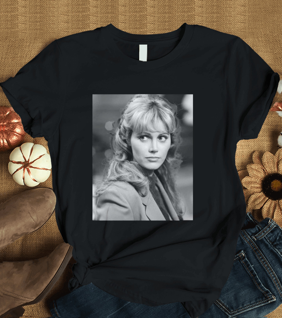 Rip Mary Louise Weller 1946 2026 Vintage Black And White T-Shirt