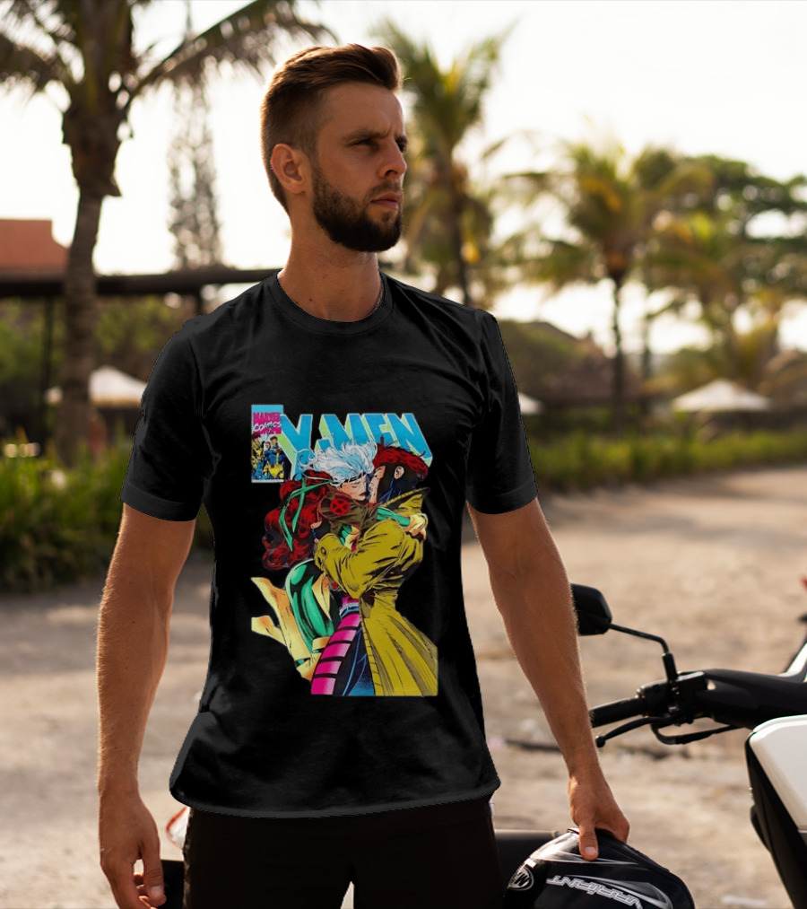 Marvel Comics X Men Rogue And Gambit Romantic Embrace Cover T-Shirt