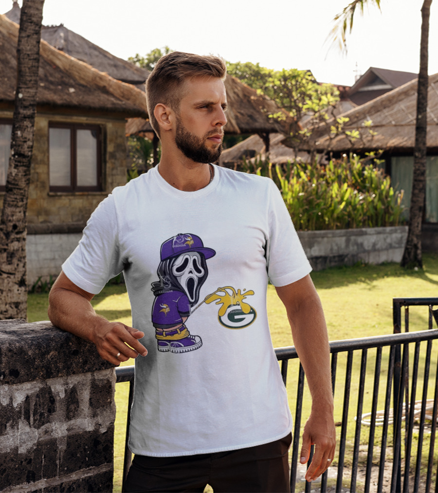 Minnesota Vikings Ghostface Piss On Green Bay Packers T-Shirt