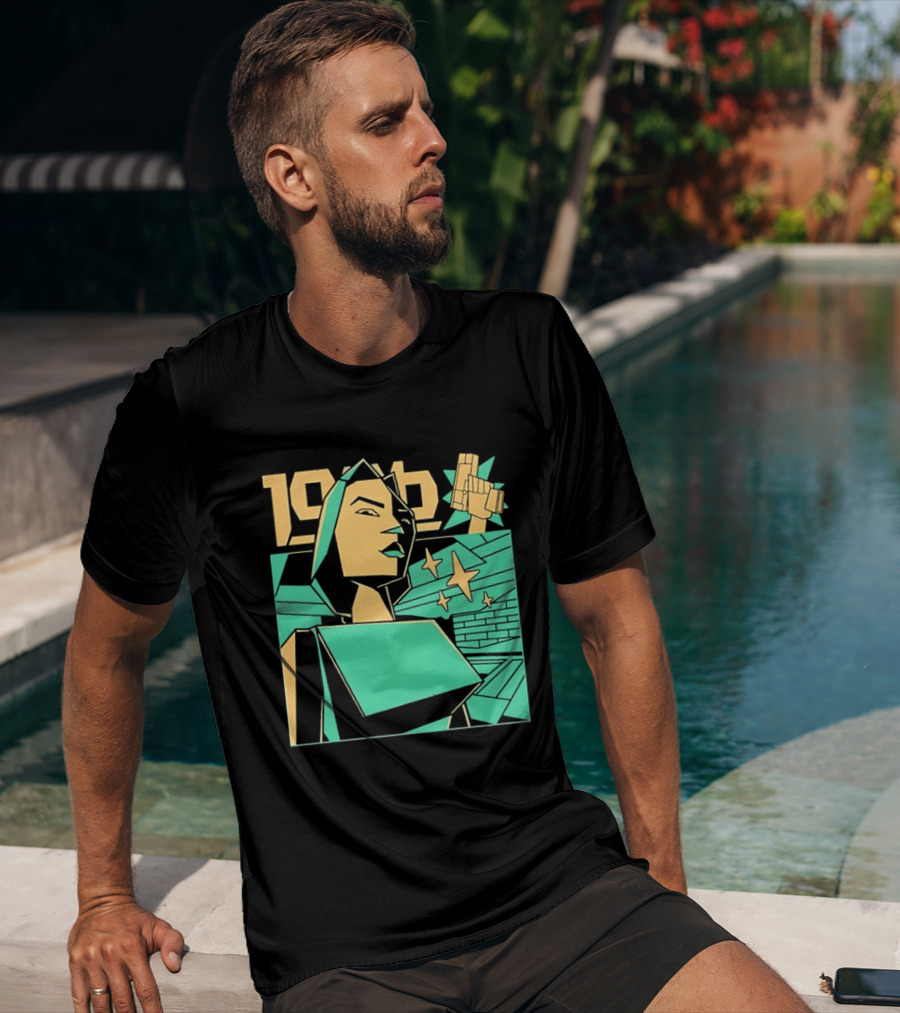 Lara Croft 1996 Polygon Style Tomb Raider Video Game T-Shirt