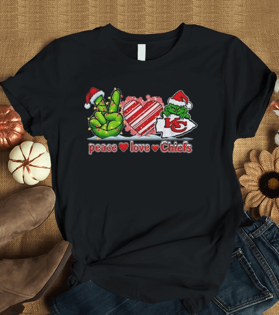 Peace Love Chiefs Grinch Santa Hat Christmas 2026 T-Shirt