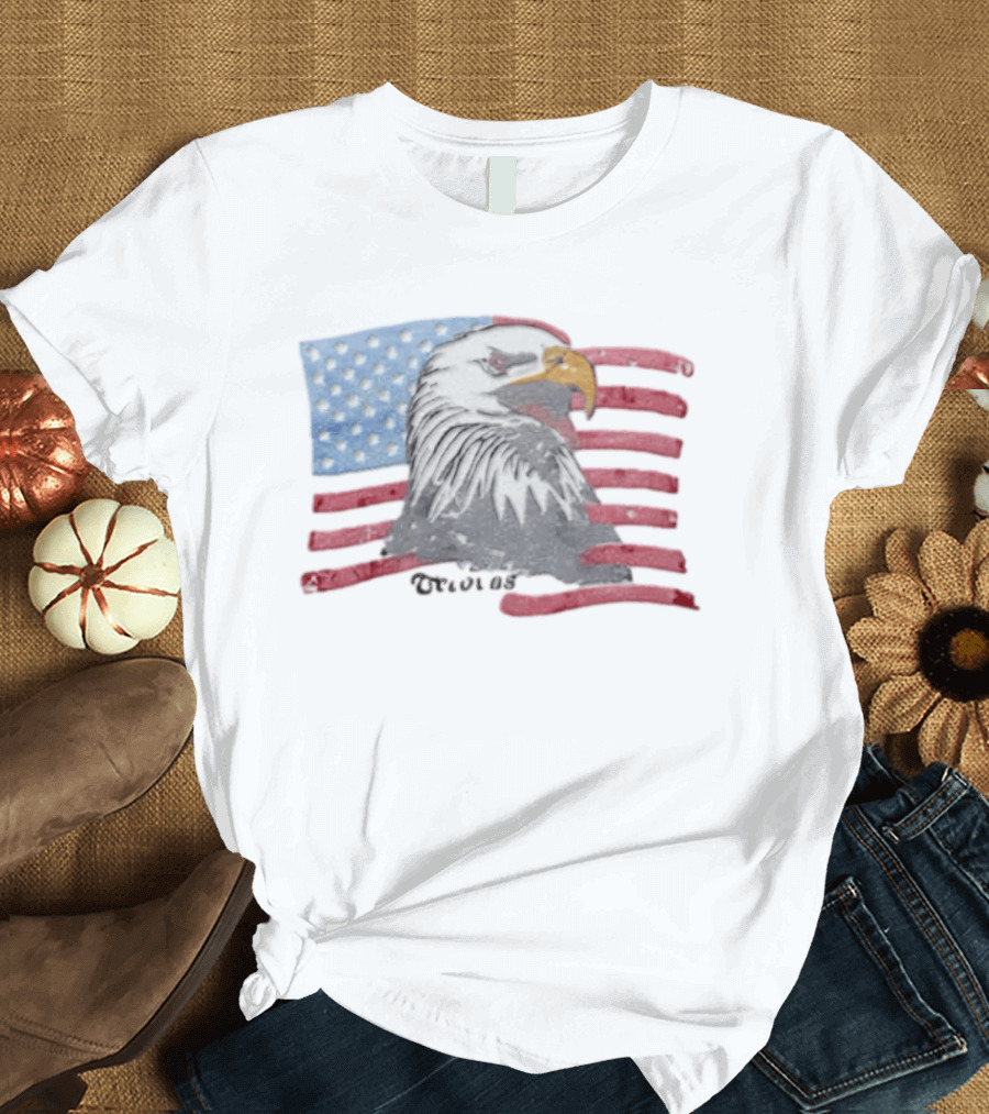 Vecovas Bald Eagle Head Over American Flag T-Shirt