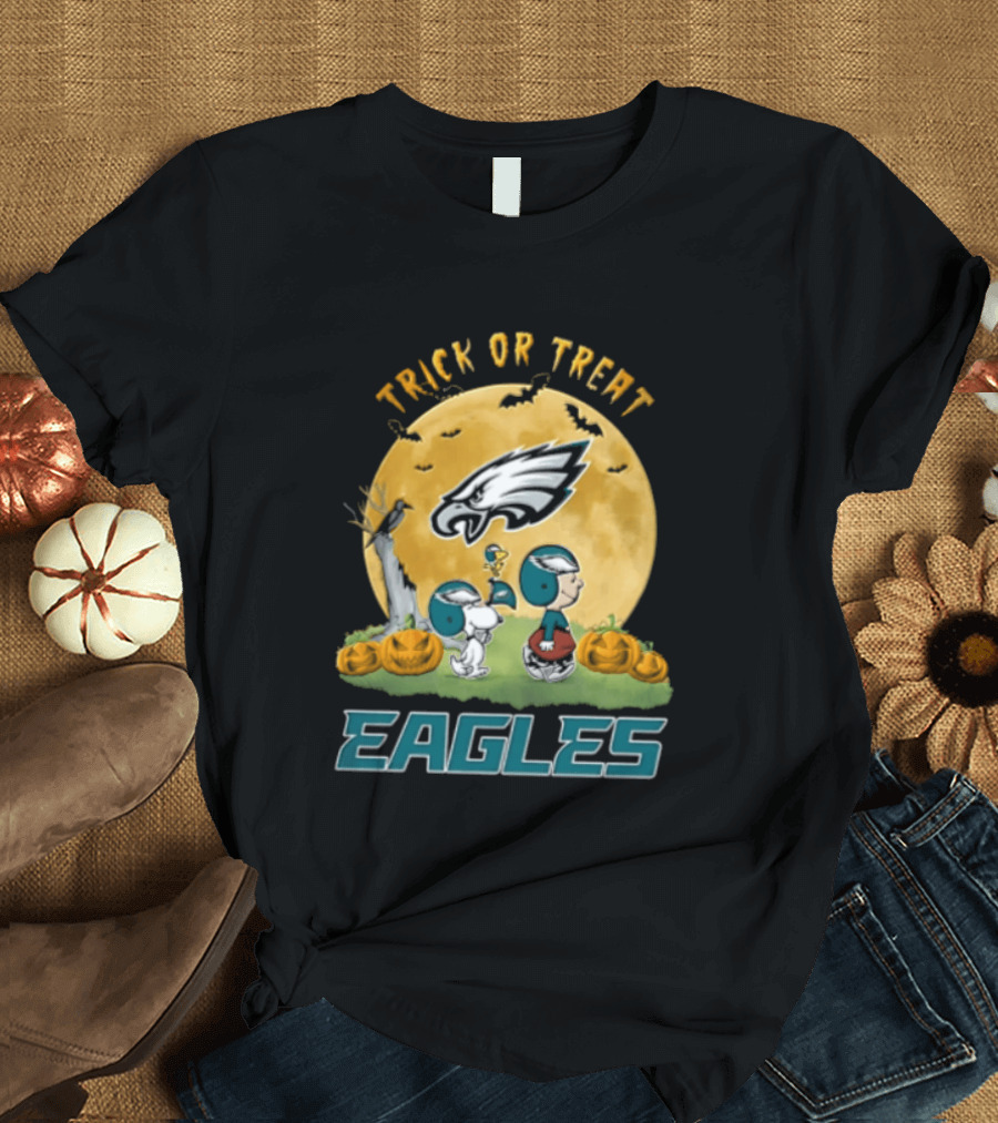 Philadelphia Eagles Trick Or Treat Snoopy Charlie Brown Full Moon Pumpkins T-Shirt