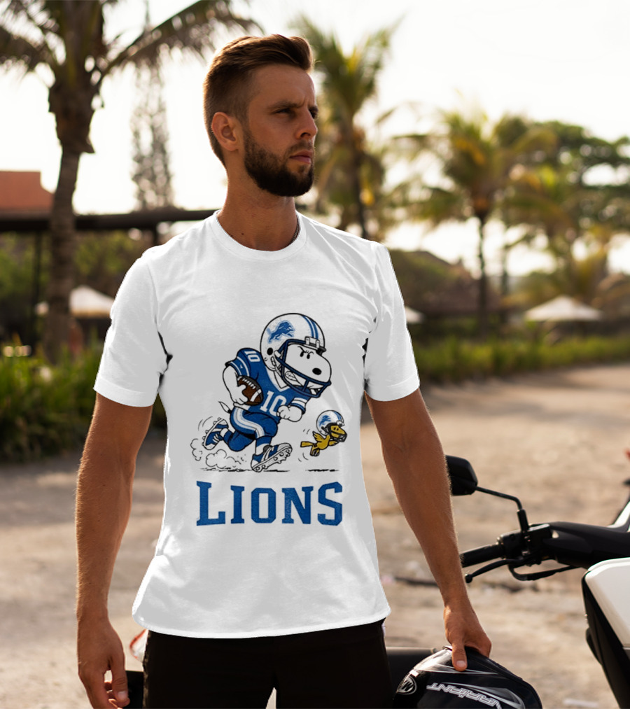 Detroit Lions Snoopy Woodstock Football Run T-Shirt