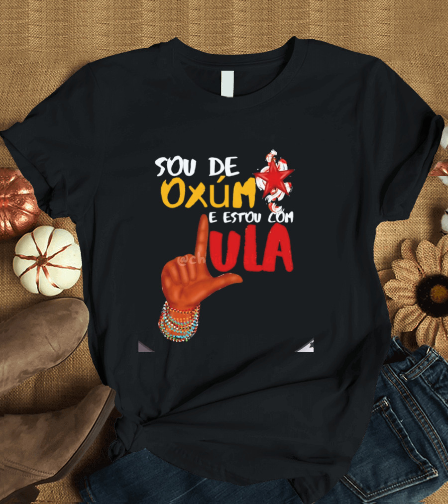 Sou De Oxúm E Estou Com Lula Oxum Brasil Beaded Hand Red Star T-Shirt