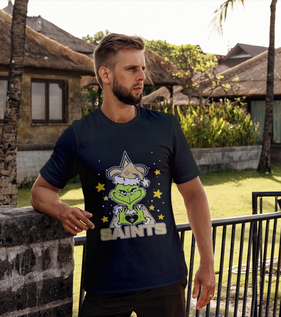 New Orleans Saints Grinch Heart Hands Christmas Holiday 2026 T-Shirt