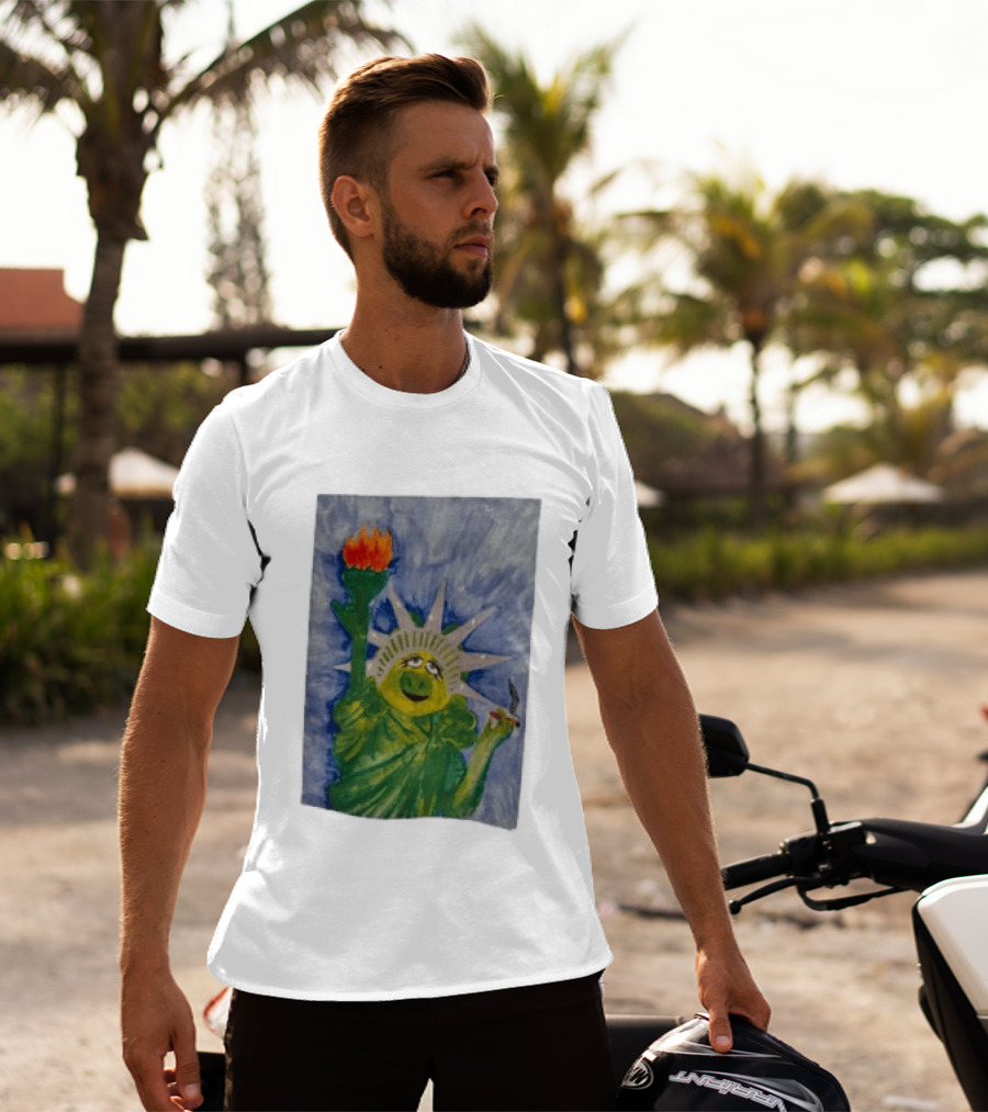 Miss Piggy Statue Of Liberty Muppets Smoking Statue T-Shirt