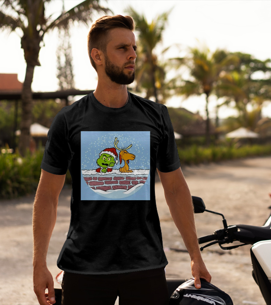 Green Grinch And Max Dog Rooftop Christmas Scene T-Shirt
