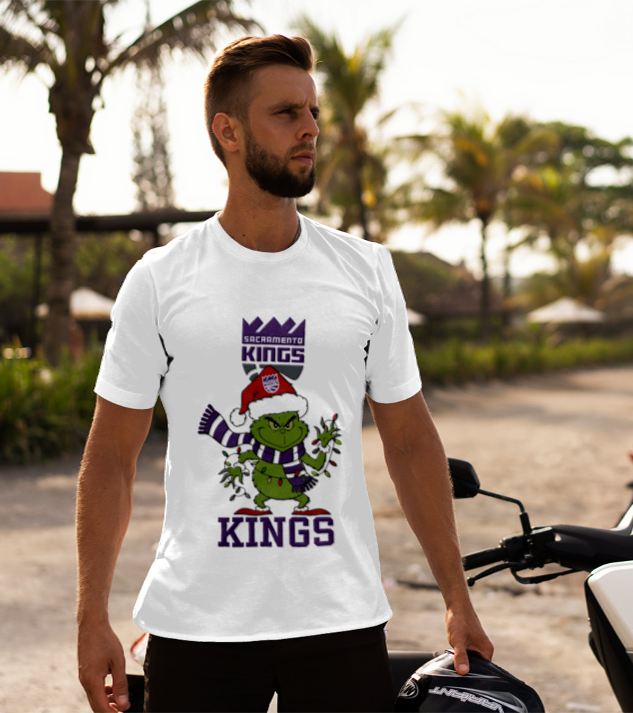Grinch Sacramento Kings Christmas Heart Hands 2026 T-Shirt