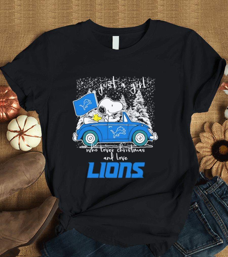 Snoopy Just A Girl Who Loves Christmas And Love Lions T-Shirt
