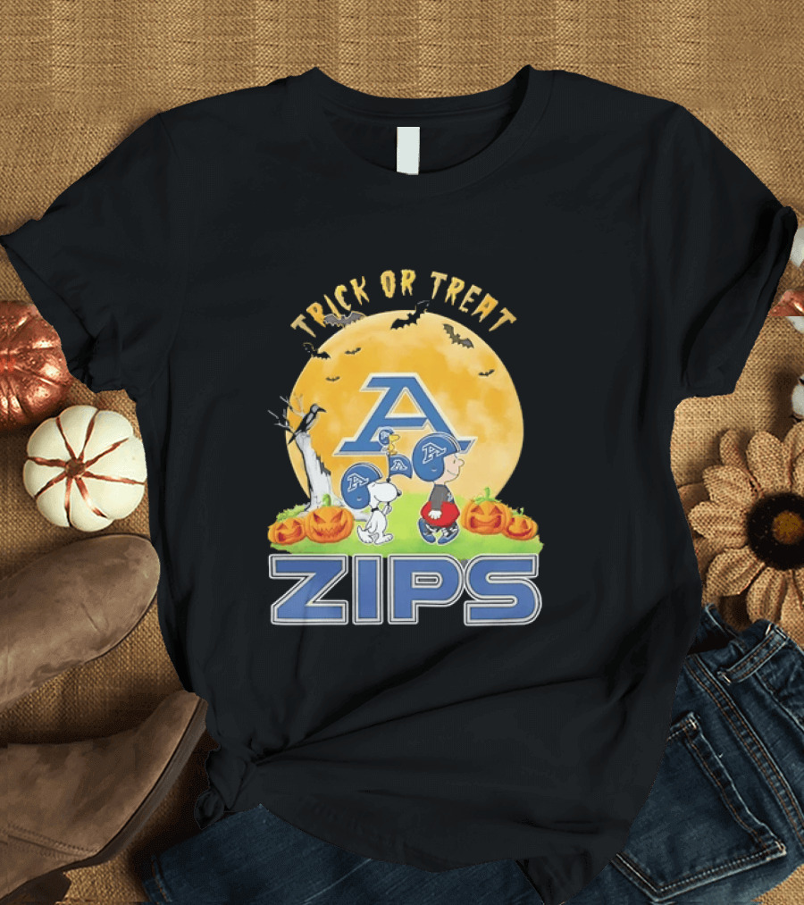 Charlie Brown Snoopy Woodstock Akron Zips Halloween Trick Or Treat Moon Walk T-Shirt