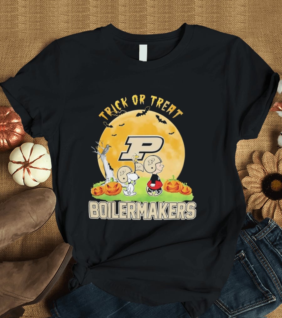 Purdue Boilermakers Snoopy Charlie Brown Woodstock Halloween Moon Trick Or Treat T-Shirt