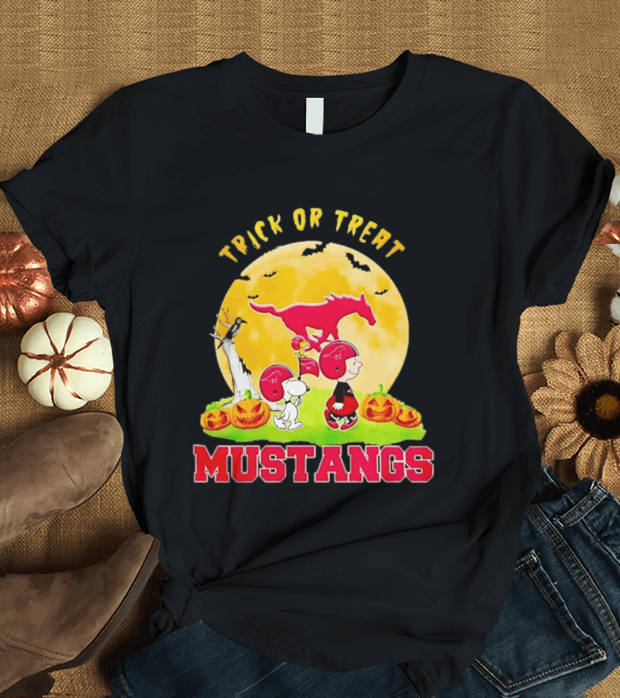 Trick Or Treat SMU Mustangs Halloween Snoopy Charlie Brown Woodstock Moon T-Shirt