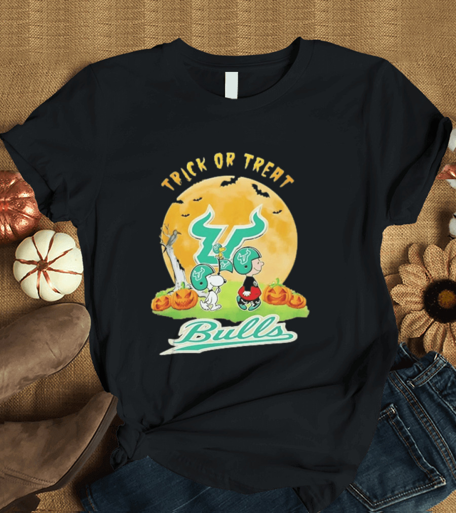 Trick Or Treat South Florida Bulls Snoopy Charlie Brown Woodstock Halloween Moon T-Shirt