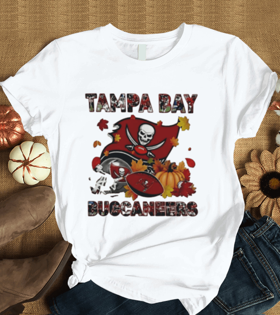 Tampa Bay Buccaneers Autumn 2026 Skull And Crossed Swords Football Pumpkin Decor T-Shirt