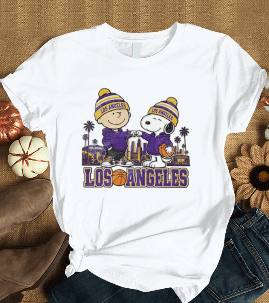Los Angeles Charlie Brown Snoopy Basketball Fans Skyline Vintage Lakers T-Shirt